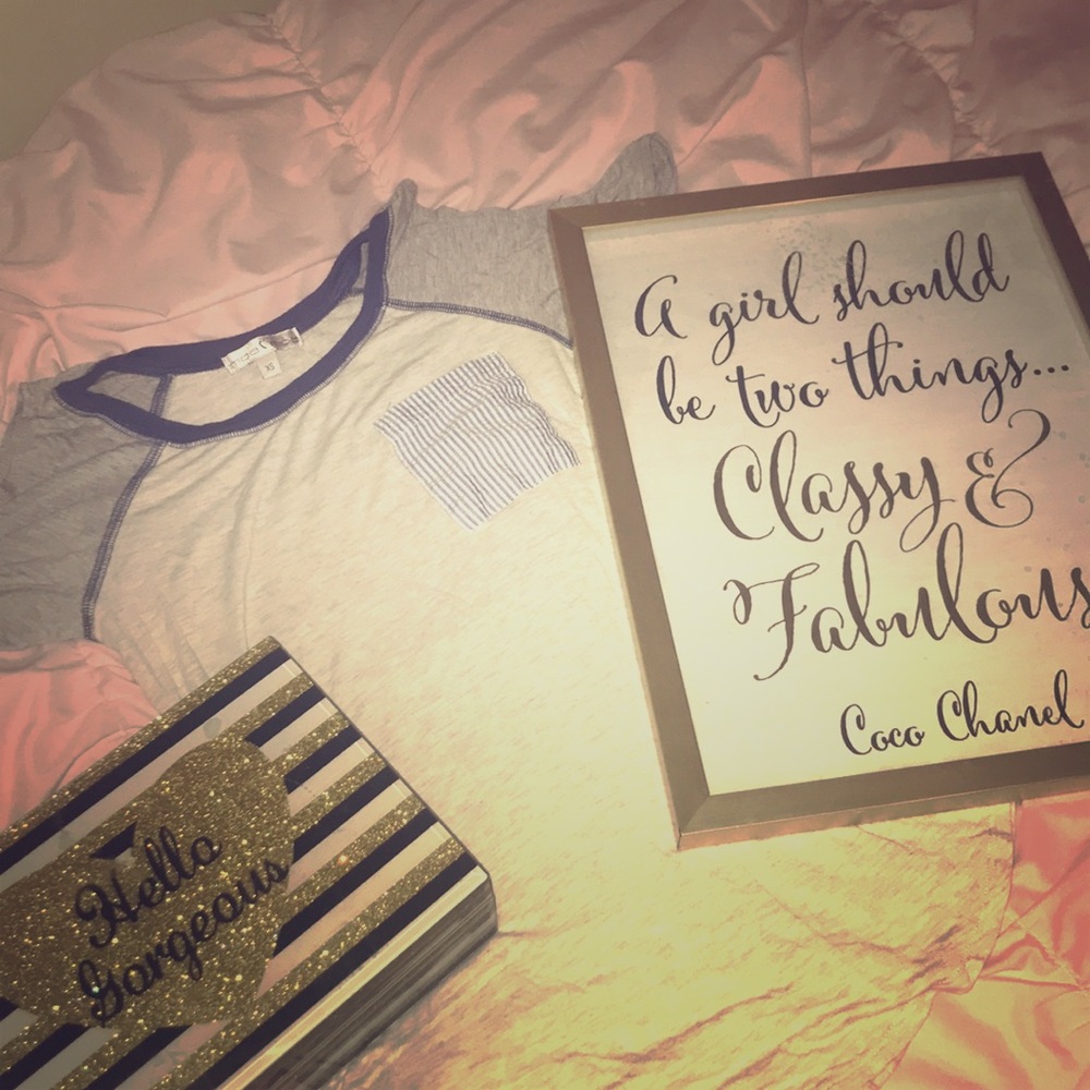 Cute tee/ cold shoulders